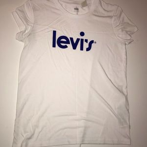 Levi’s T-shirt